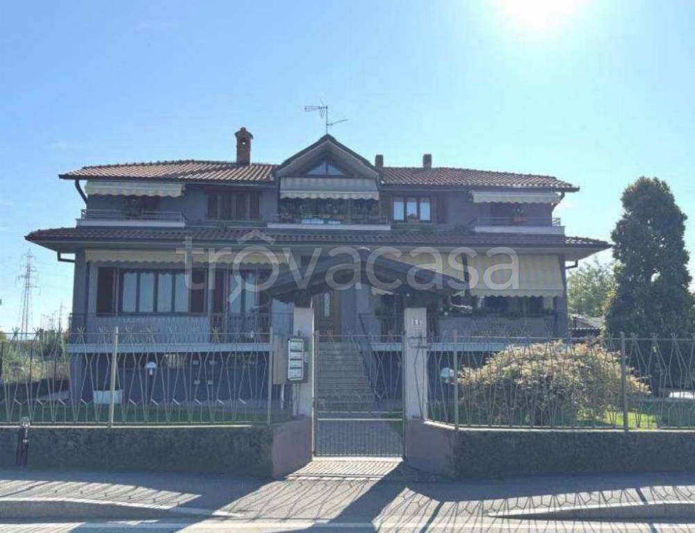 appartamento in vendita a Brembate in zona Grignano