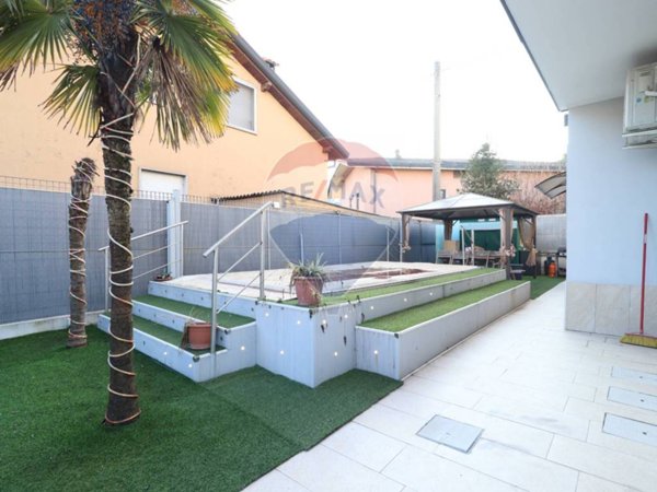 casa indipendente in vendita a Brembate