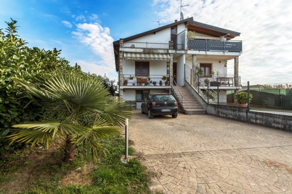 casa indipendente in vendita a Brembate in zona Grignano