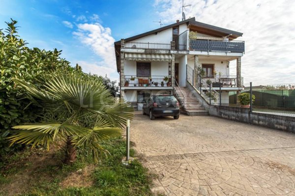 casa indipendente in vendita a Brembate in zona Grignano