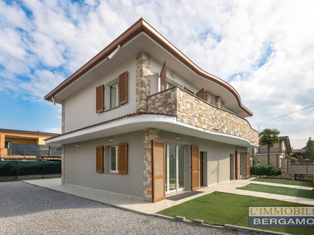 casa indipendente in vendita a Brembate