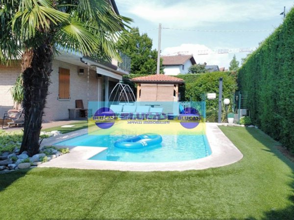 casa indipendente in vendita a Brembate