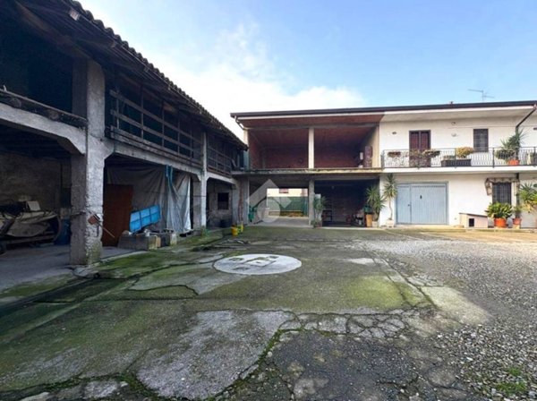 appartamento in vendita a Brembate in zona Grignano