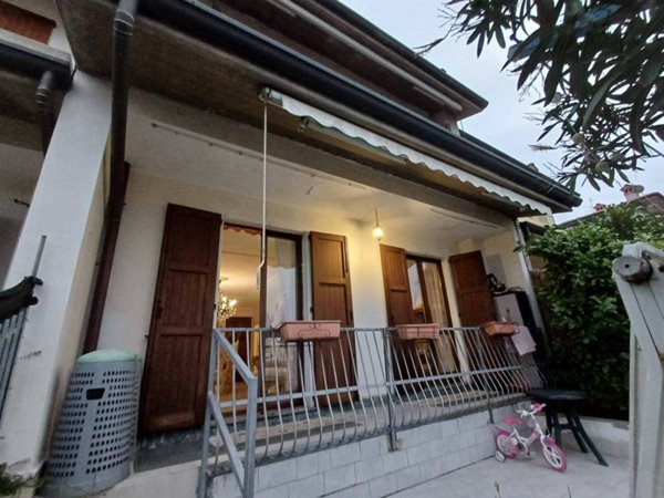 casa indipendente in vendita a Brembate in zona Grignano