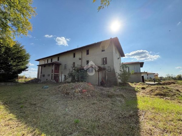 casale in vendita a Brembate