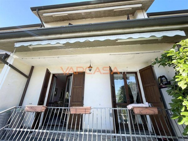 casa indipendente in vendita a Brembate in zona Grignano