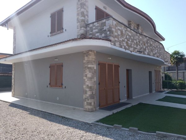 casa indipendente in vendita a Brembate