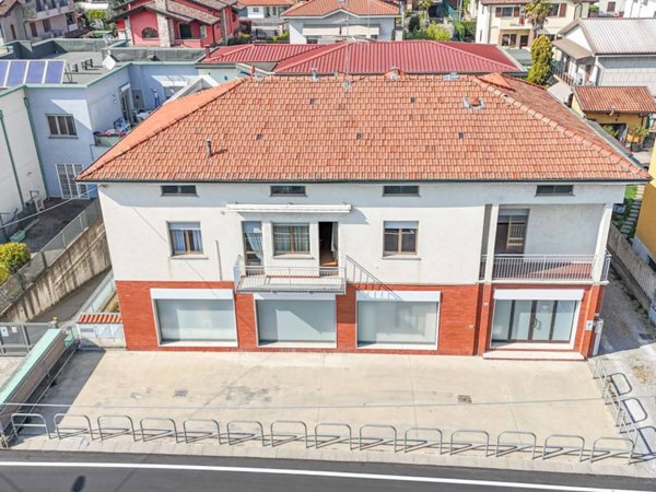 negozio in vendita a Brembate