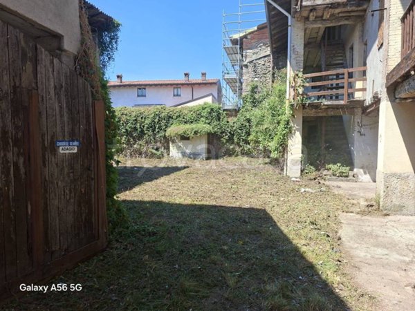 casale in vendita a Brembate