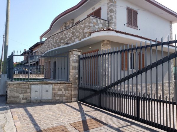casa indipendente in vendita a Brembate