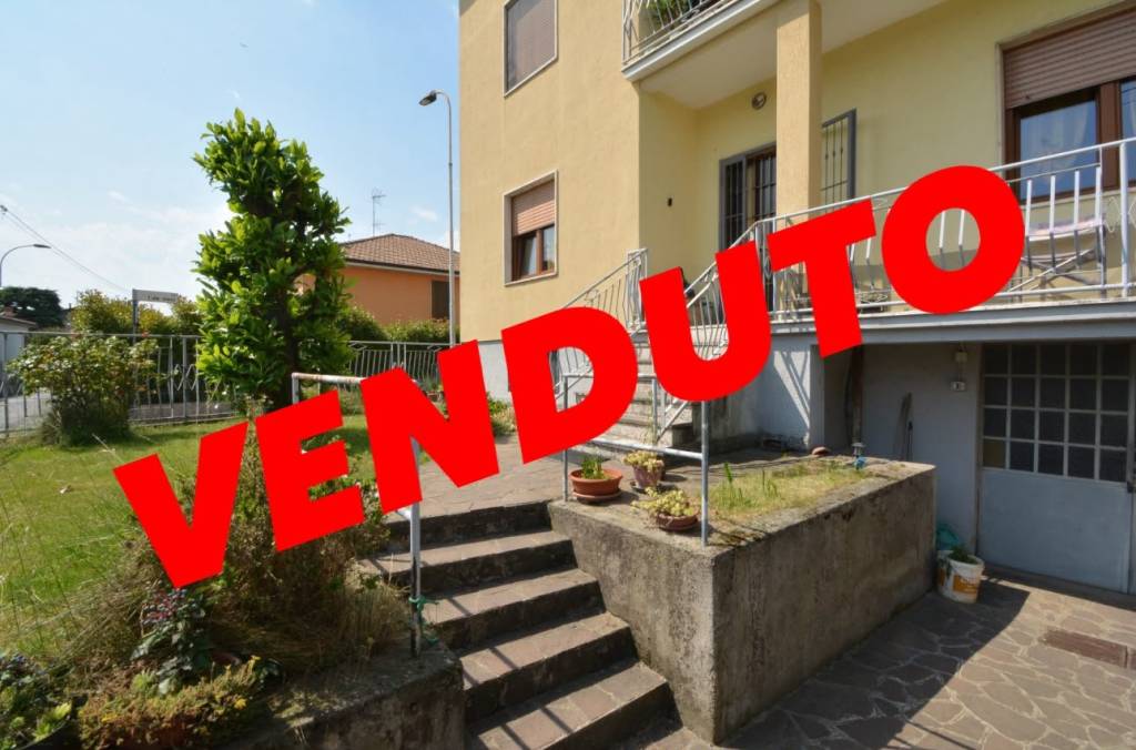 appartamento in vendita a Brembate in zona Grignano