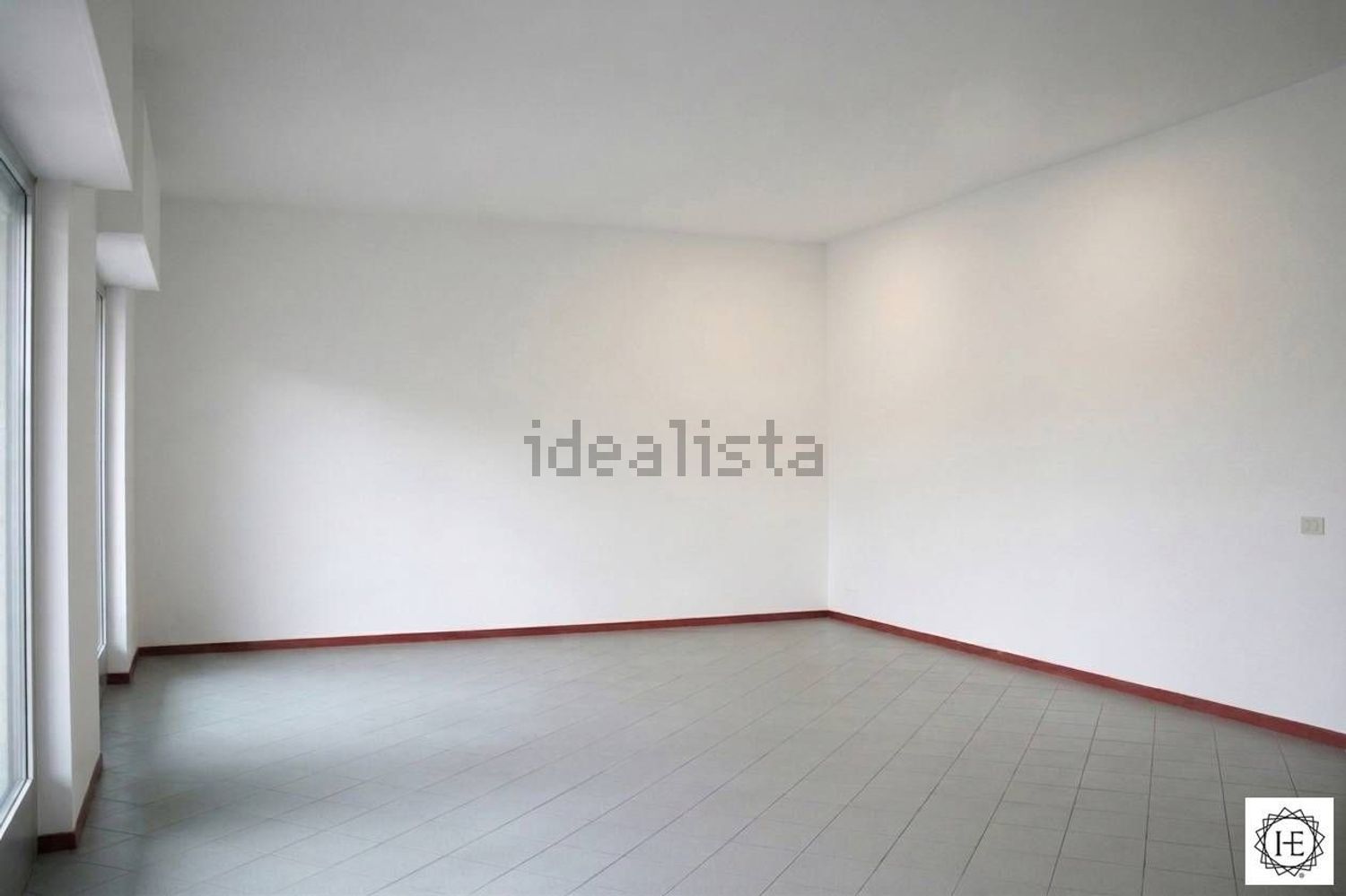 locale commerciale in vendita a Brembate