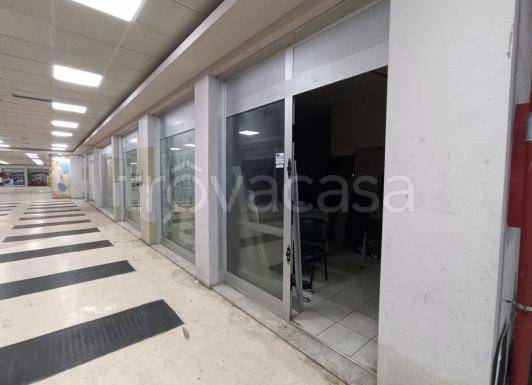 locale commerciale in vendita a Brembate