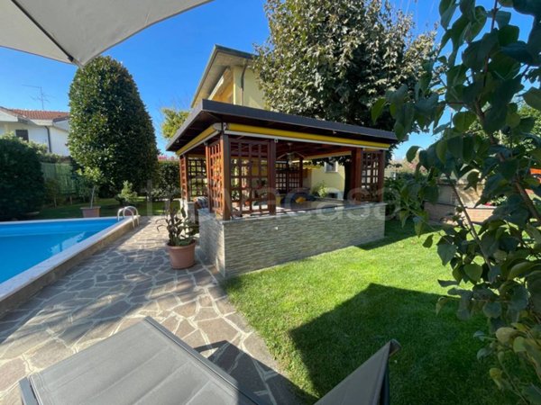 casa indipendente in vendita a Brembate