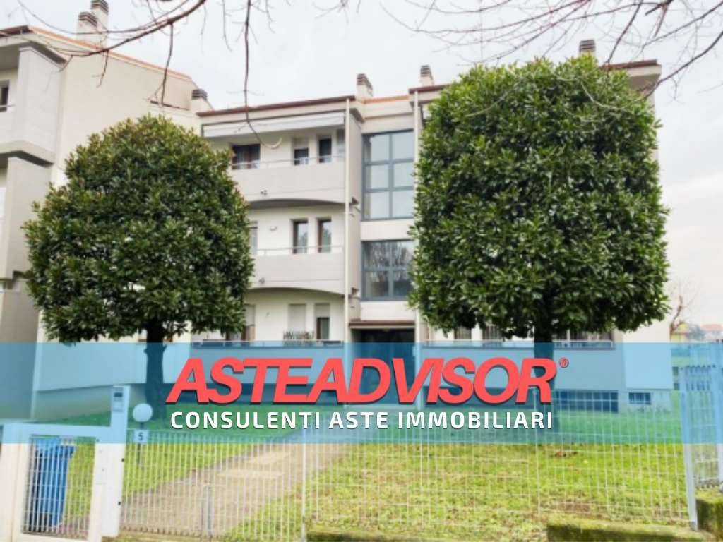 appartamento in vendita a Brembate in zona Grignano