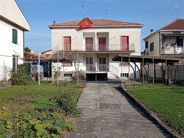casa indipendente in vendita a Brembate