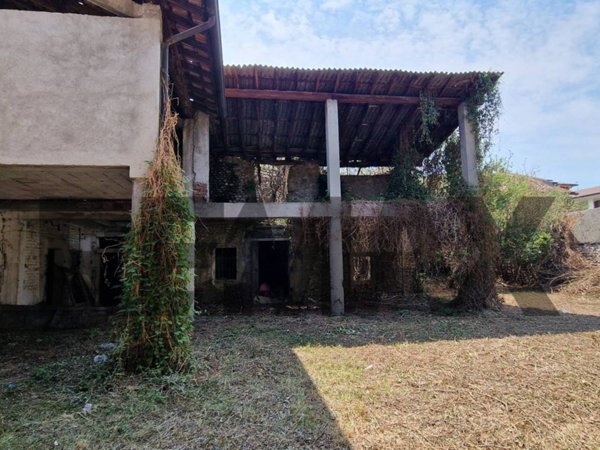 casale in vendita a Brembate