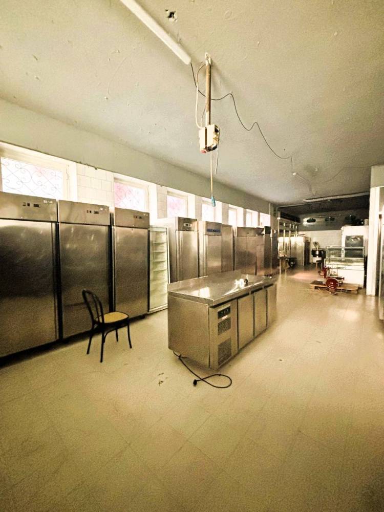 locale di sgombero in vendita a Brembate di Sopra