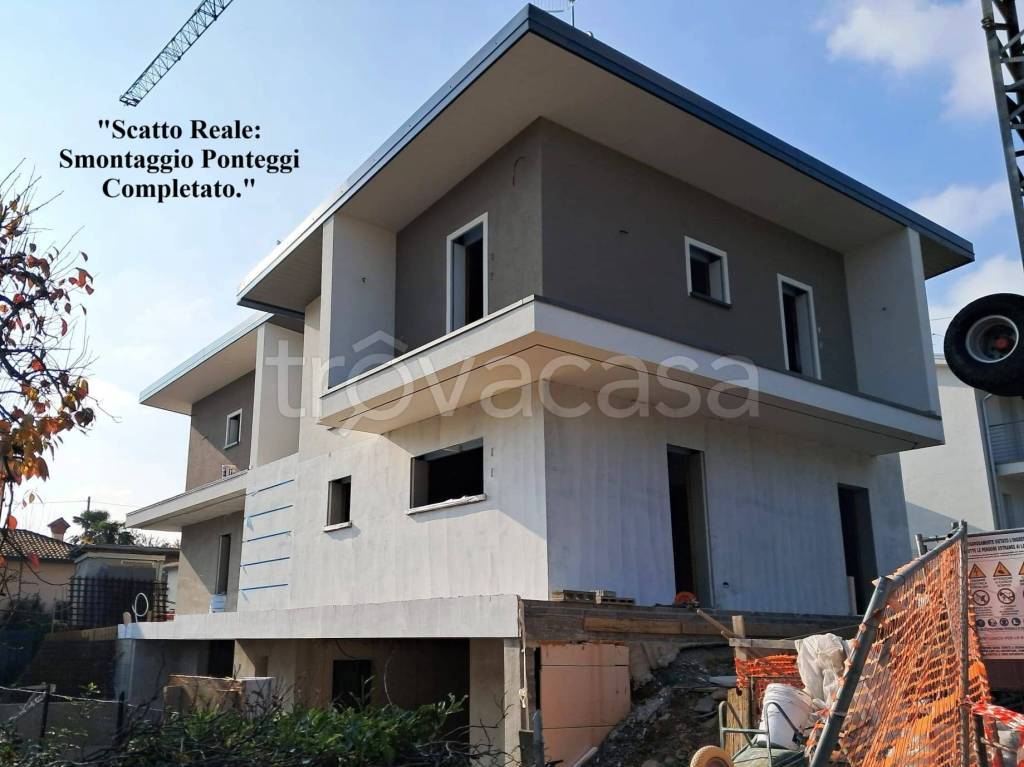 casa indipendente in vendita a Brembate di Sopra