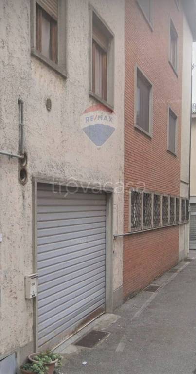 locale commerciale in vendita a Brembate di Sopra