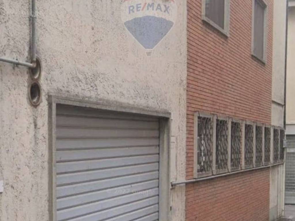 locale commerciale in vendita a Brembate di Sopra