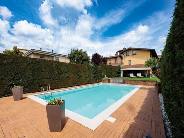 casa indipendente in vendita a Brembate di Sopra