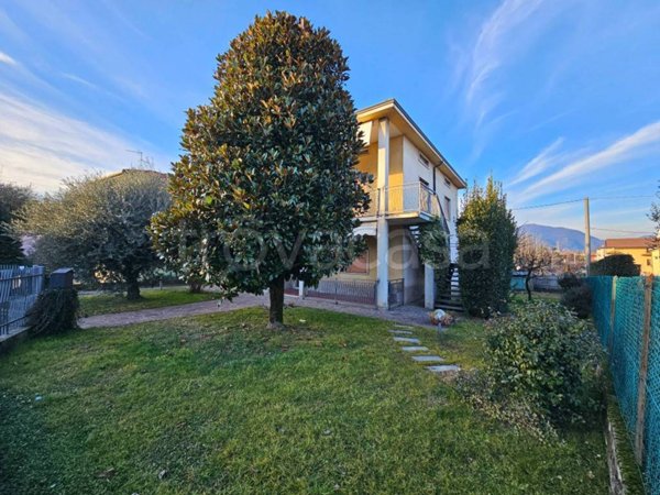 casa indipendente in vendita a Brembate di Sopra