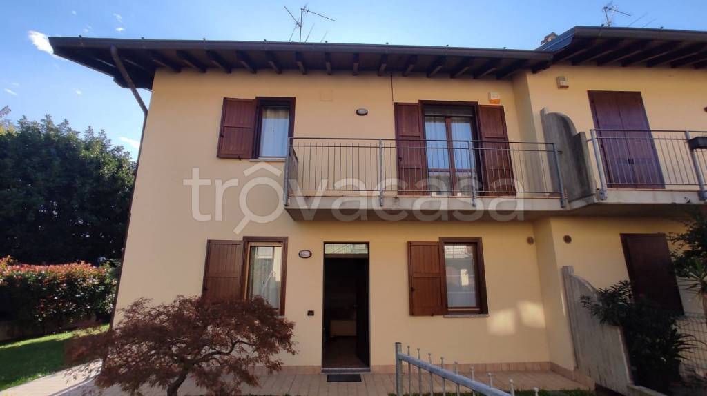 casa indipendente in vendita a Brembate di Sopra