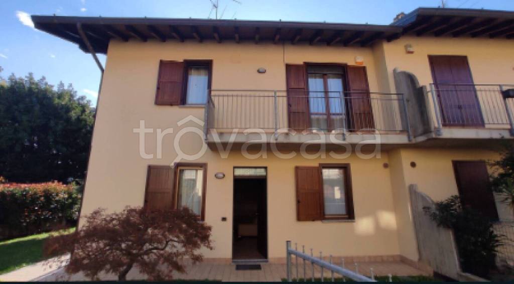 casa indipendente in vendita a Brembate di Sopra