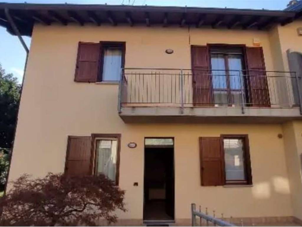 casa indipendente in vendita a Brembate di Sopra