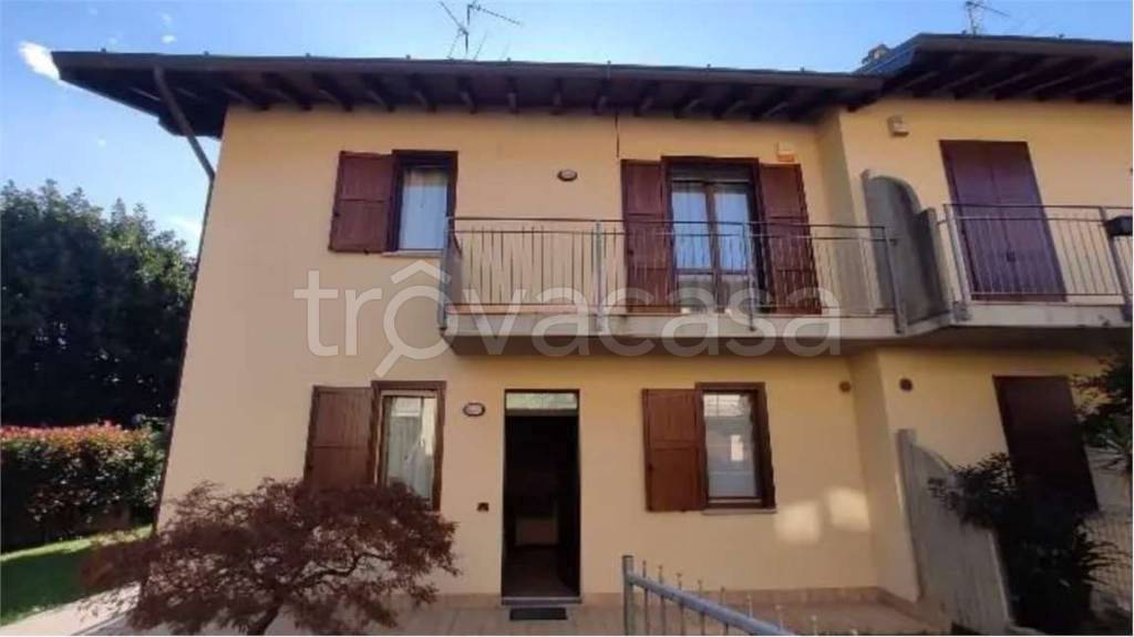 casa indipendente in vendita a Brembate di Sopra