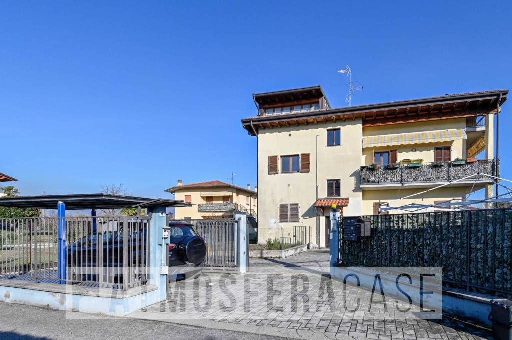 appartamento in vendita a Brembate di Sopra