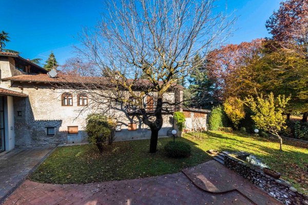 casale in vendita a Brembate di Sopra