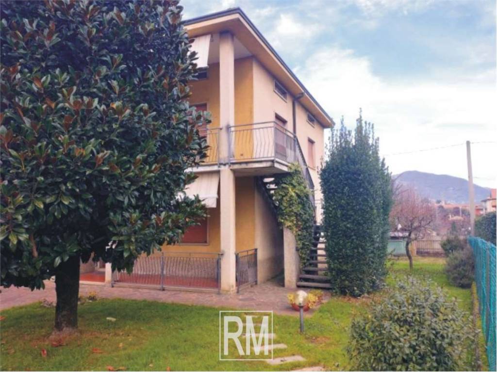 casa indipendente in vendita a Brembate di Sopra