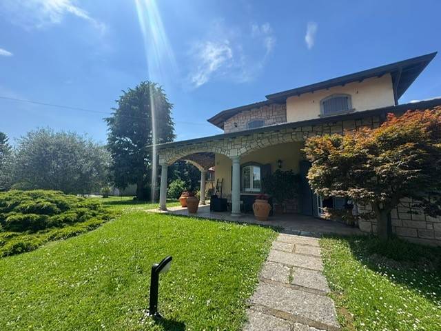 casa indipendente in vendita a Brembate di Sopra