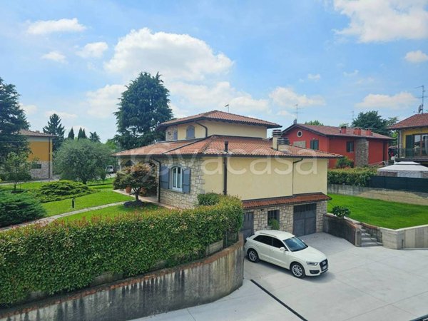 casa indipendente in vendita a Brembate di Sopra