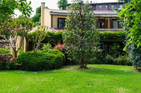 casa indipendente in vendita a Brembate di Sopra