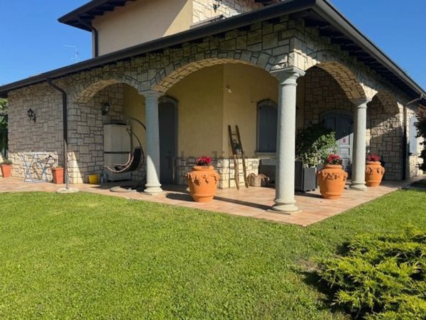casa indipendente in vendita a Brembate di Sopra