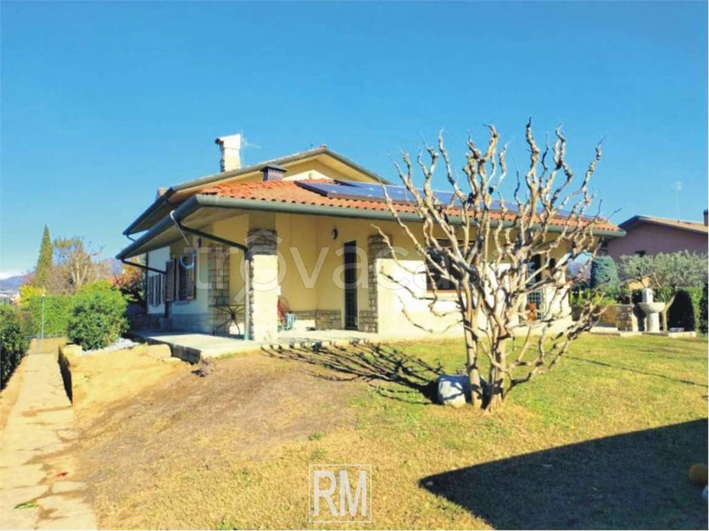 casa indipendente in vendita a Brembate di Sopra