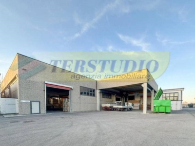 capannone in vendita a Brembate di Sopra