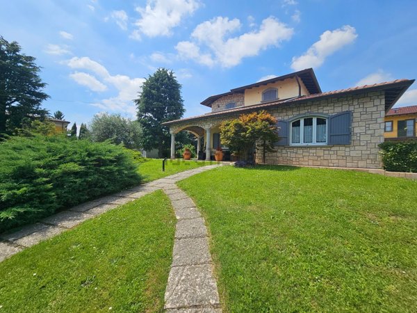 casa indipendente in vendita a Brembate di Sopra
