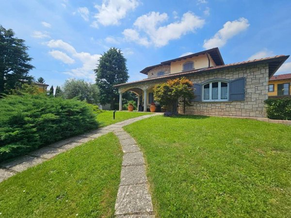 casa indipendente in vendita a Brembate di Sopra