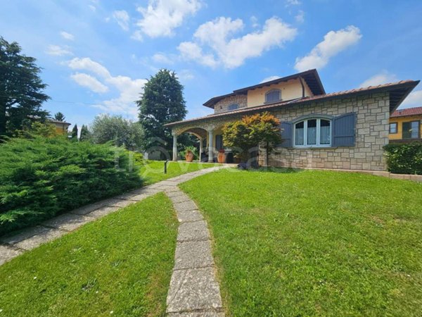 casa indipendente in vendita a Brembate di Sopra
