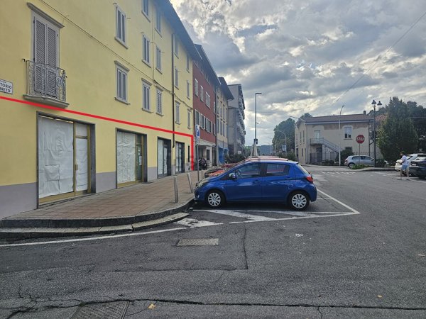 locale commerciale in vendita a Brembate di Sopra