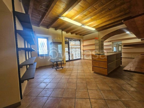 negozio in vendita a Brembate di Sopra