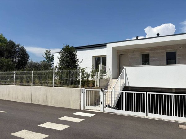 casa indipendente in vendita a Brembate di Sopra