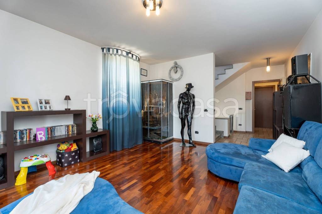 appartamento in vendita a Brembate di Sopra