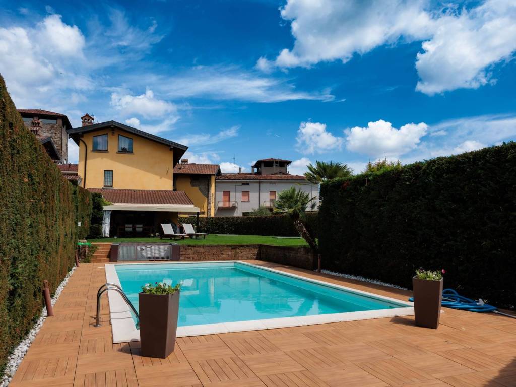 casa indipendente in vendita a Brembate di Sopra