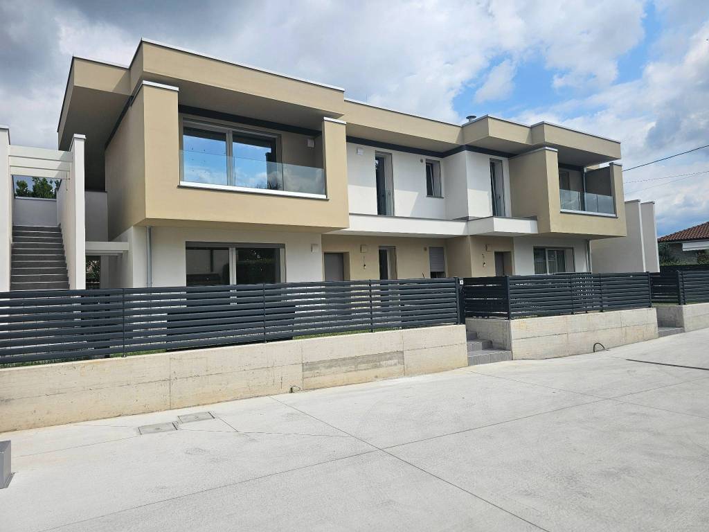 appartamento in vendita a Brembate di Sopra