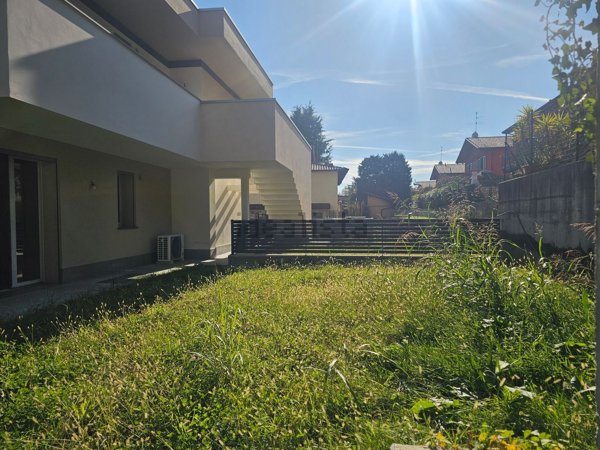 appartamento in vendita a Brembate di Sopra